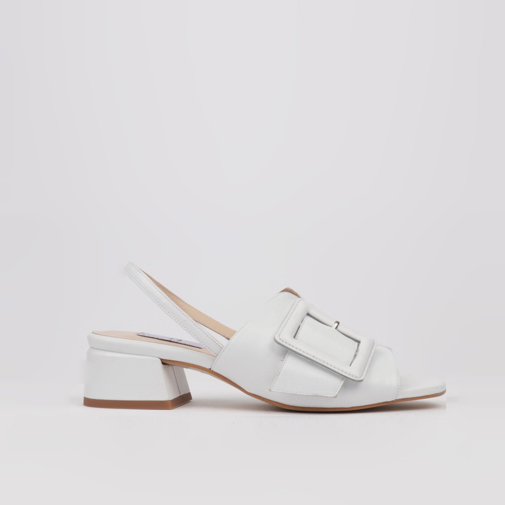 Sandalias blancas detalle hebilla ROCIO - LUISA TOLEDO