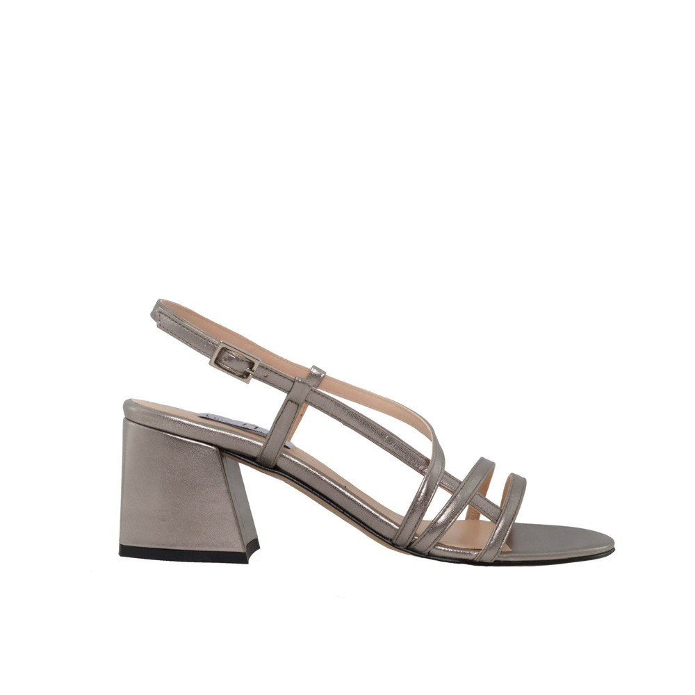 Sandalias plata ALBA detalle tiras