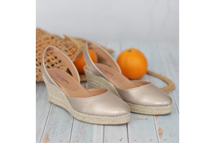 Alpargatas doradas estilo Menorca LEIRE ✓ LUISA TOLEDO