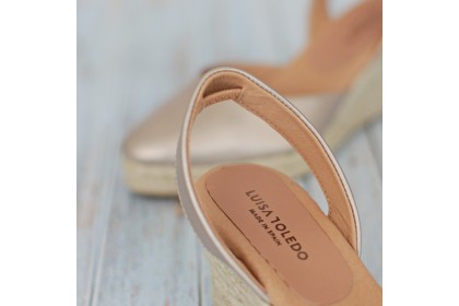 Alpargatas doradas estilo Menorca LEIRE ✓ LUISA TOLEDO