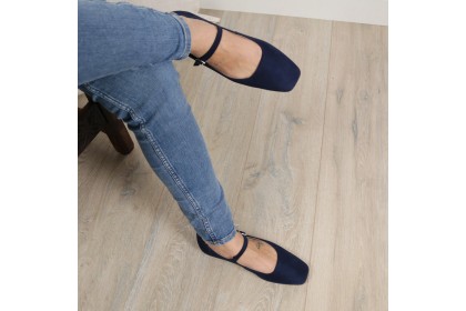 Bailarinas azules con pulsera MILA detalle puntera cuadrada