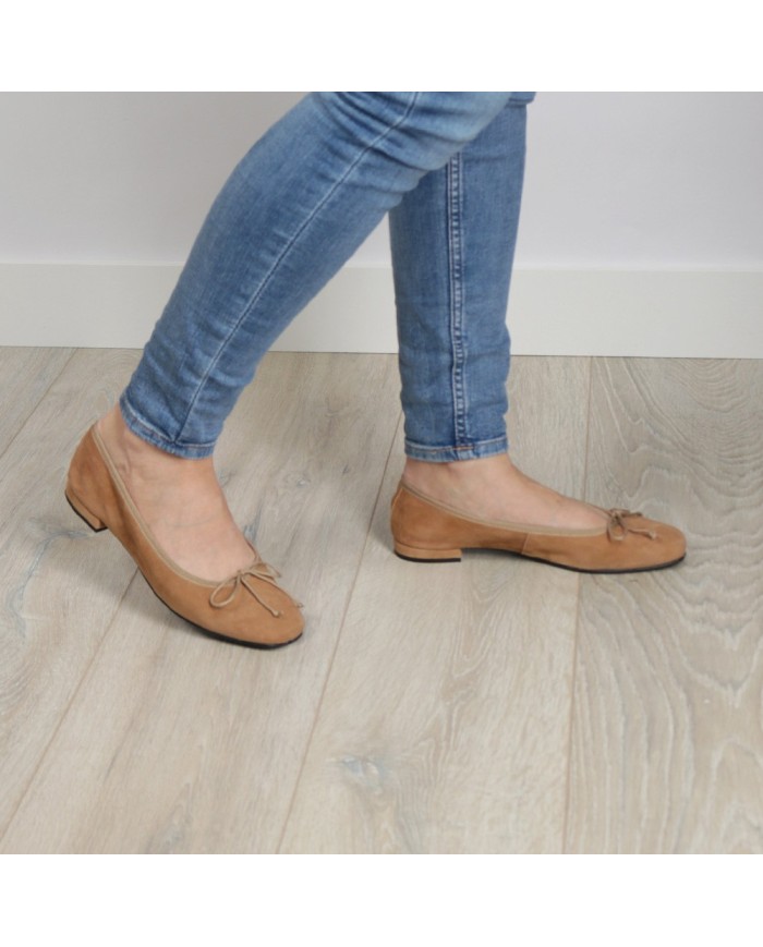 Women's ballet flats CLOE camel suede semi-square toe detail